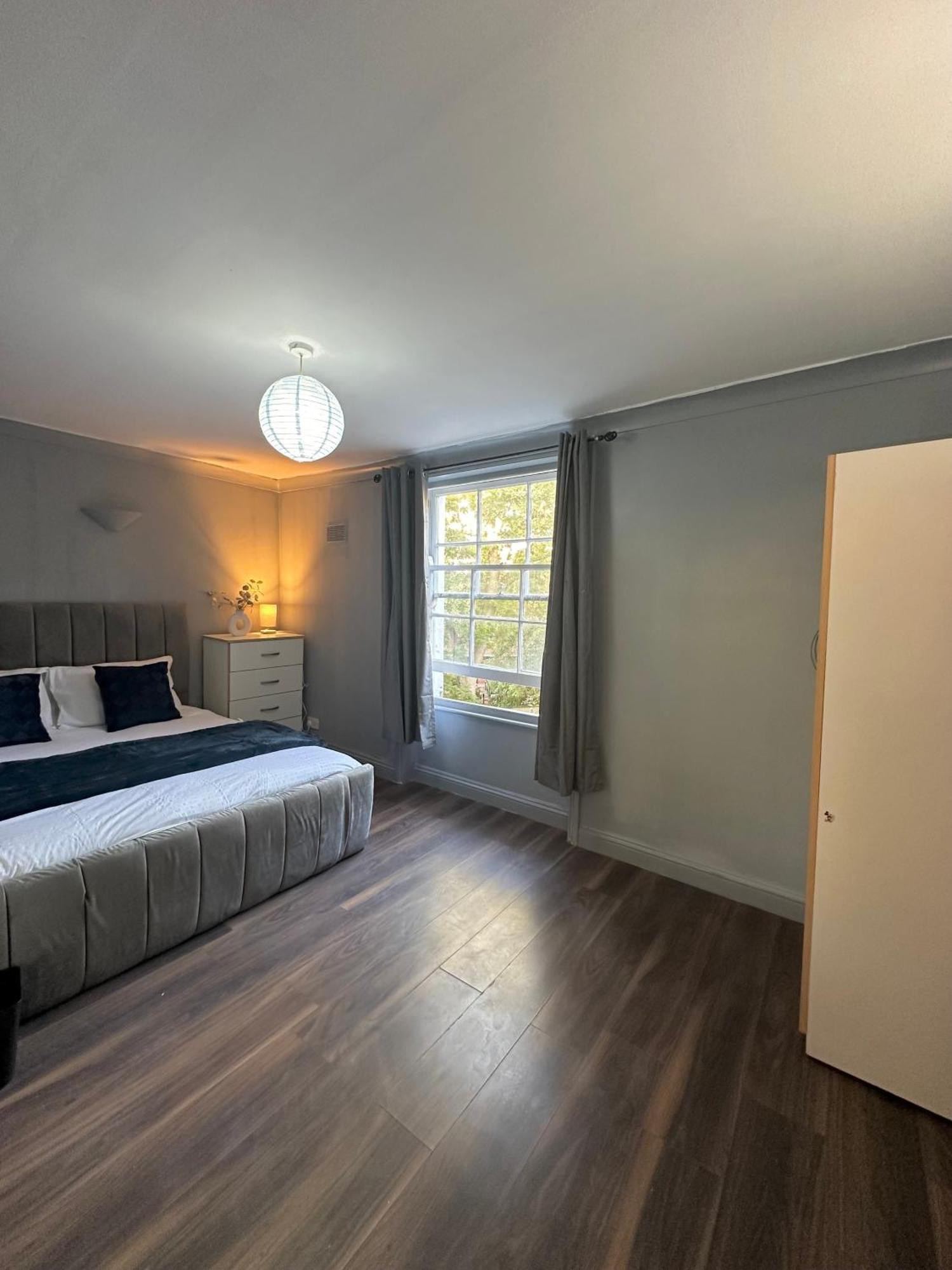 Luxury Room In A 4 Bedroom Flat! 4 Minutes Walk To Kingscross, St Pancras 伦敦 外观 照片