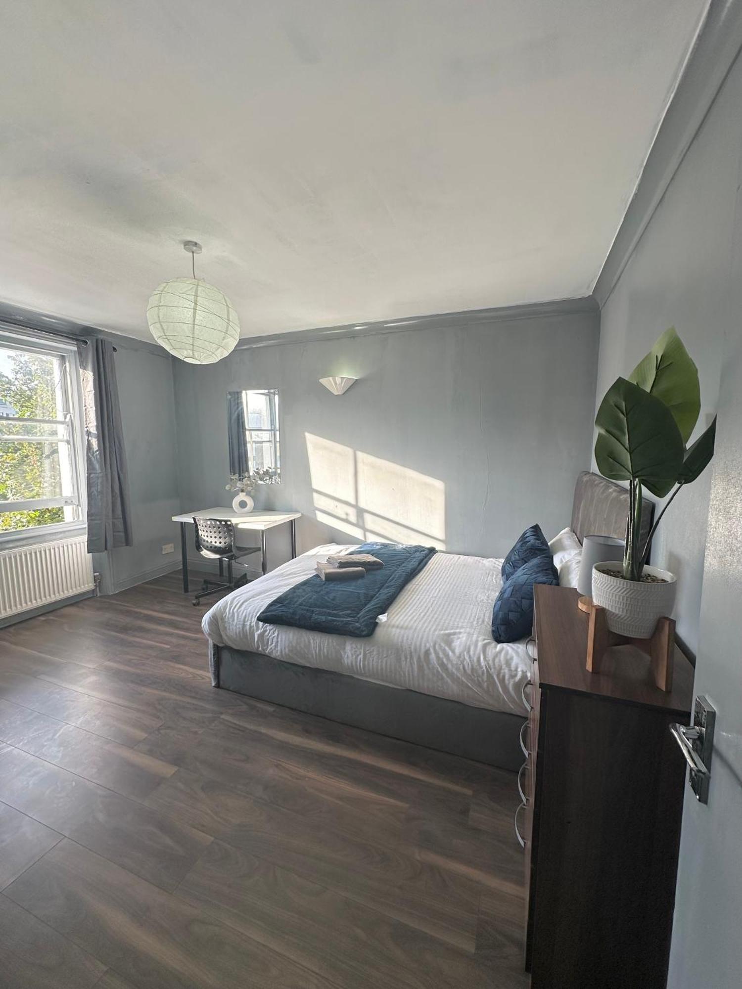 Luxury Room In A 4 Bedroom Flat! 4 Minutes Walk To Kingscross, St Pancras 伦敦 外观 照片