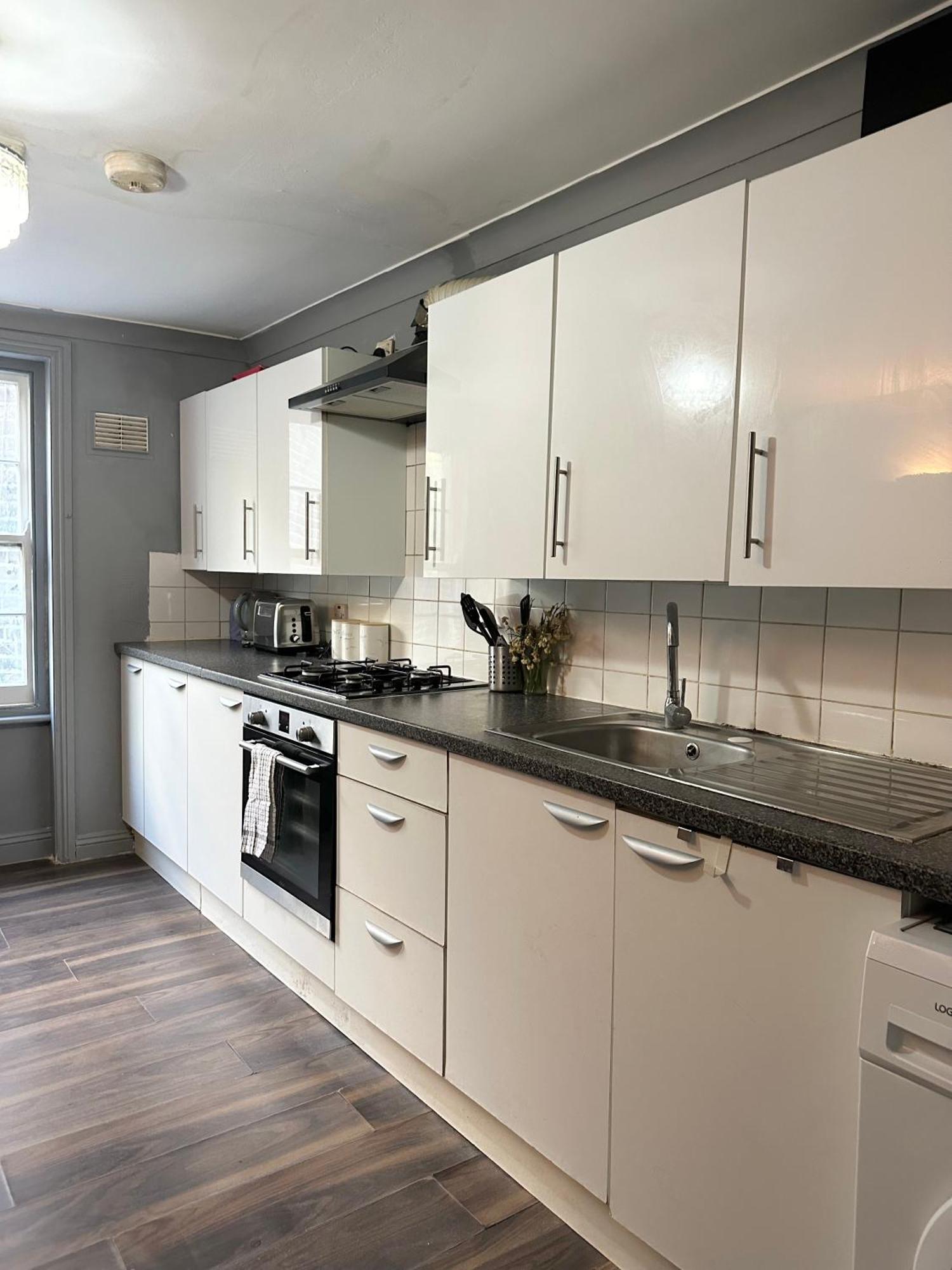 Luxury Room In A 4 Bedroom Flat! 4 Minutes Walk To Kingscross, St Pancras 伦敦 外观 照片